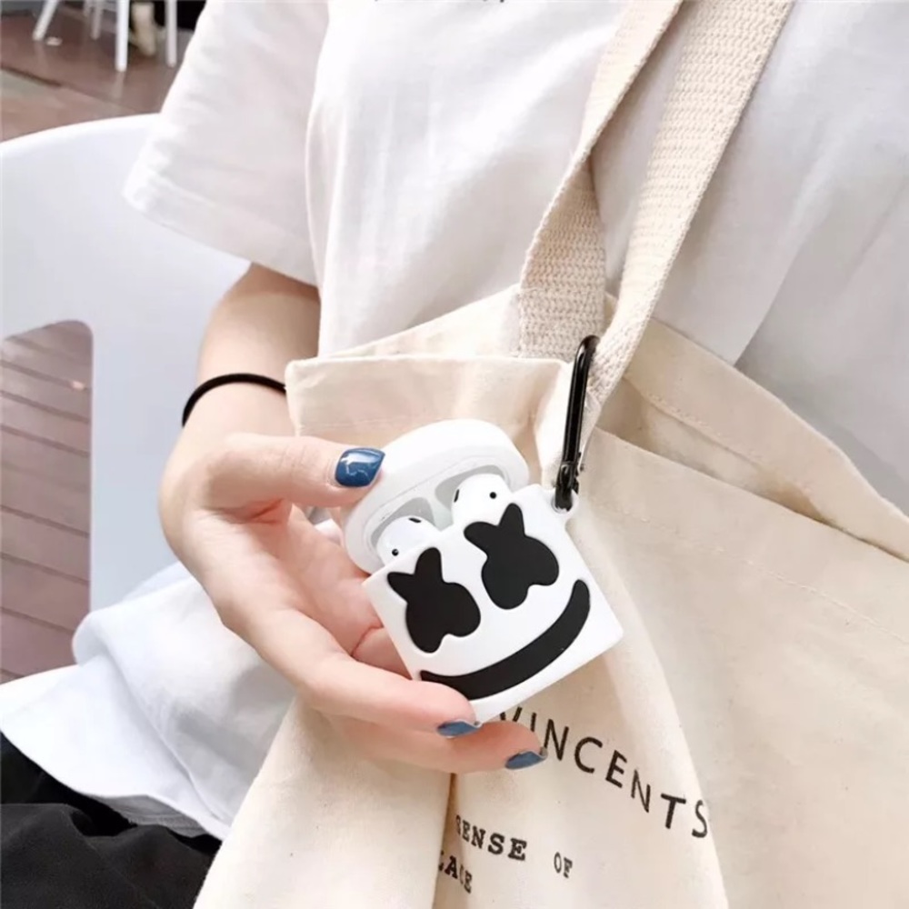 AirPod case 1 & 2 generation - Picture 4 of 4